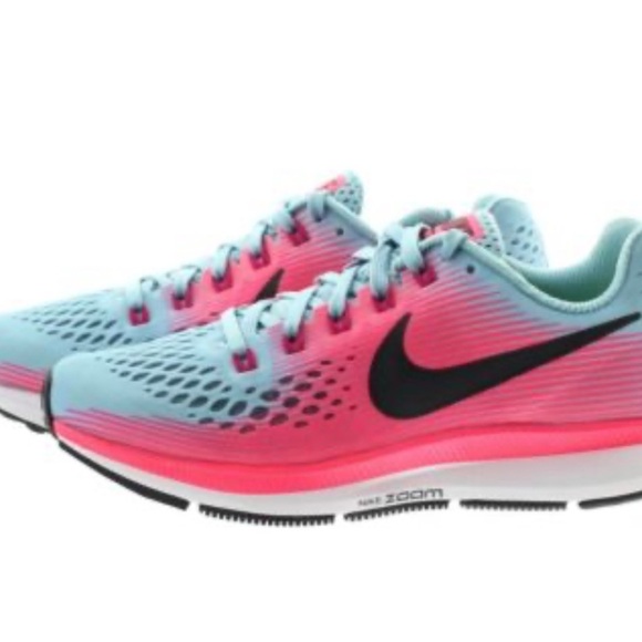 Nike Women's Athletic Shoes in Blue and Pink - Picture 1 of 10